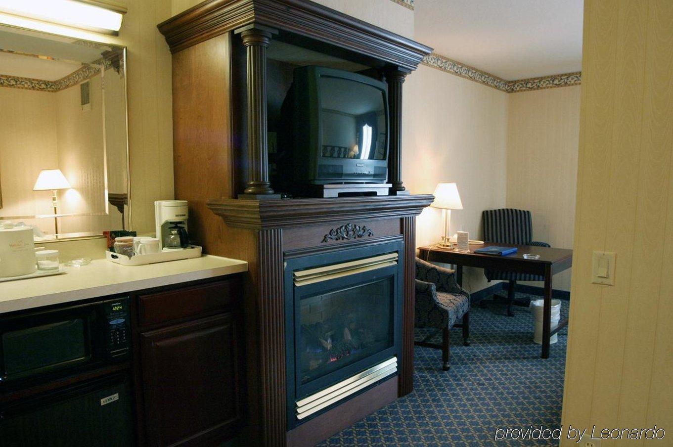 Comfort Inn & Suites Allen Park/Dearborn Esterno foto